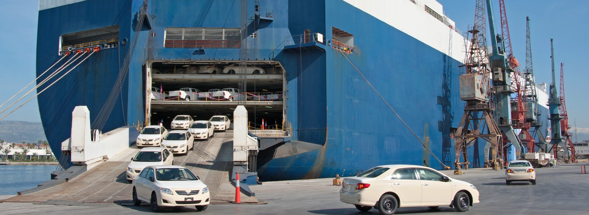 Roll-on/Roll-off (RoRo)